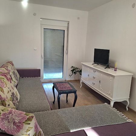 Expo Airport Otel Surčin Kültér fotó