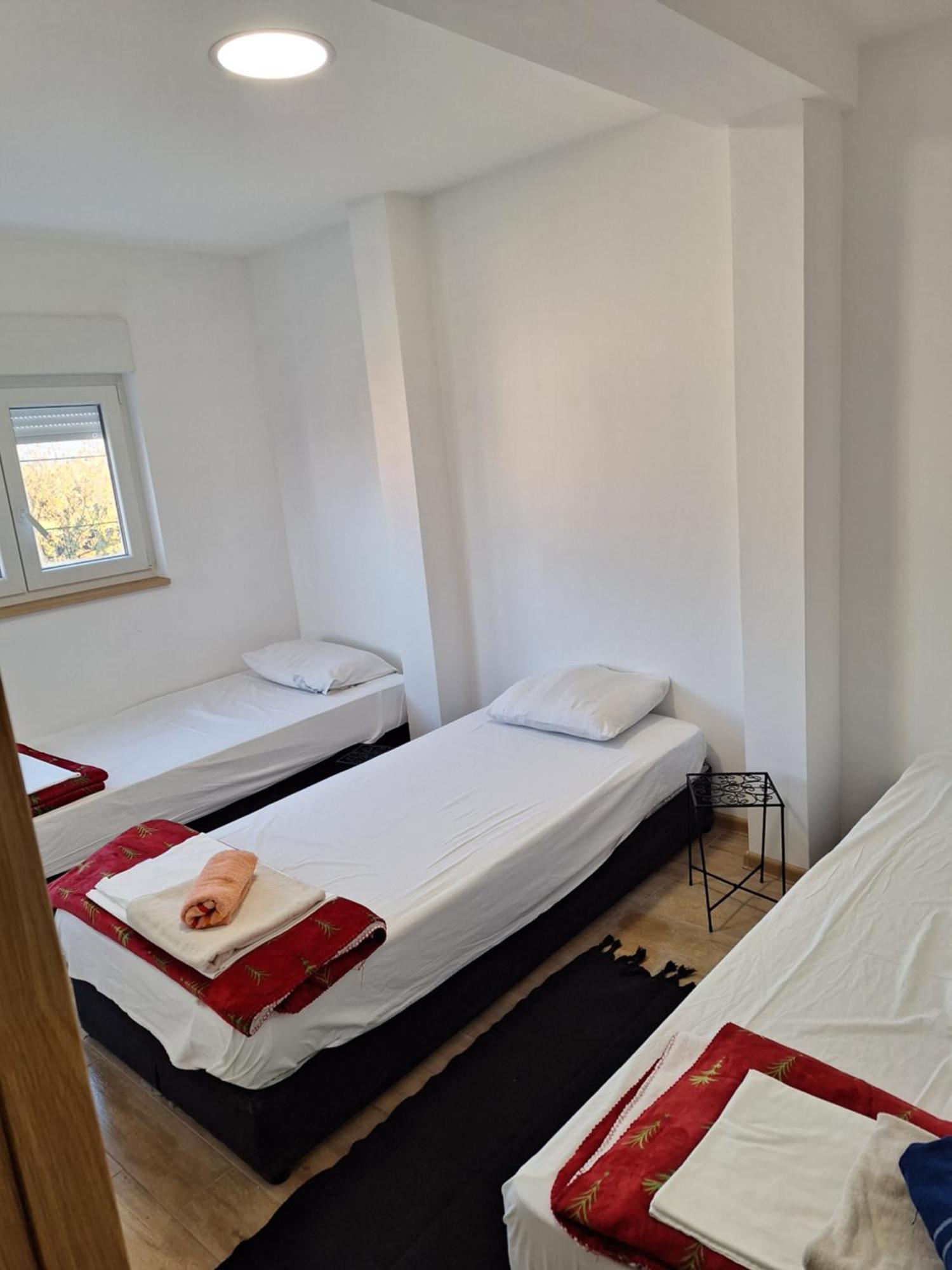 Expo Airport Otel Surčin Kültér fotó